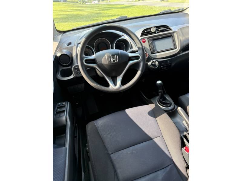 HONDA - FIT - 2012/2013 - Prata - R$ 49.900,00