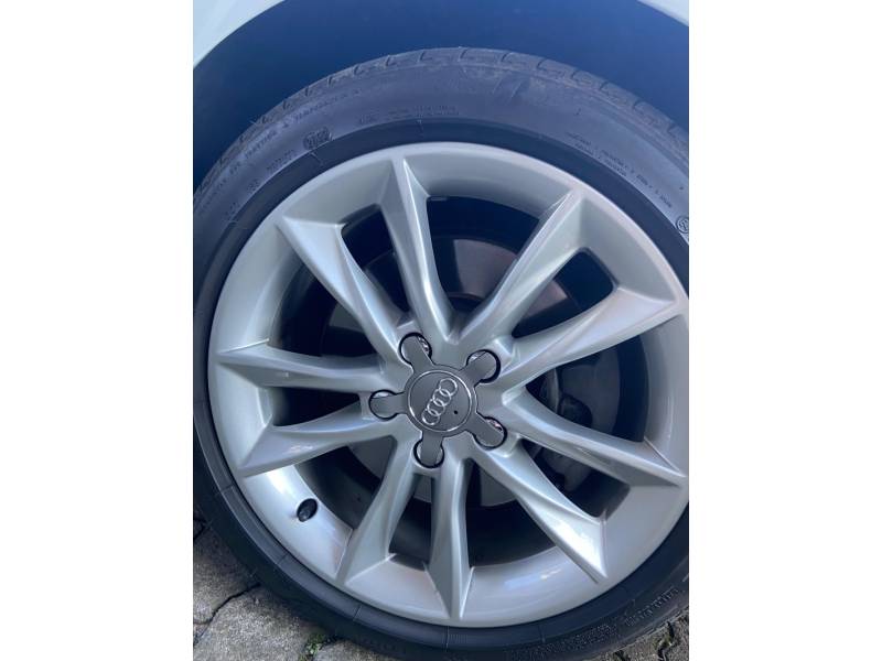 AUDI - A3 - 2013/2014 - Branca - R$ 84.000,00