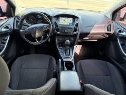 FORD - FOCUS - 2018/2019 - Branca - R$ 65.000,00