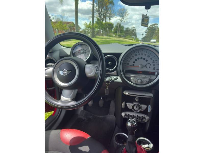 MINI - COOPER - 2009/2010 - Vermelha - R$ 65.000,00