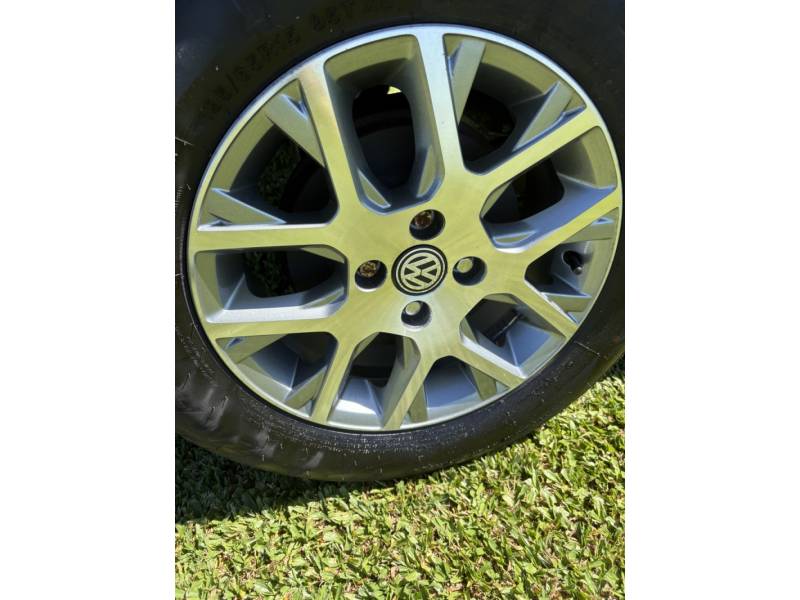 VOLKSWAGEN - SAVEIRO - 2013/2014 - Branca - R$ 60.000,00