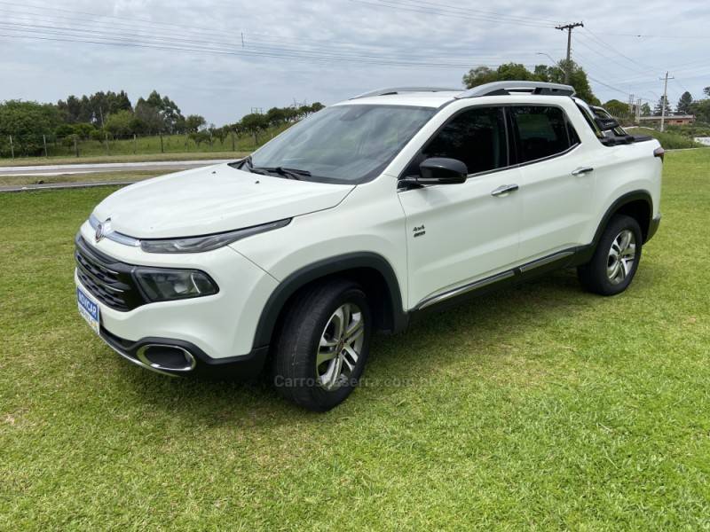 FIAT - TORO - 2017/2017 - Branca - R$ 89.000,00