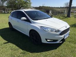 FORD - FOCUS - 2018/2019 - Branca - R$ 65.000,00