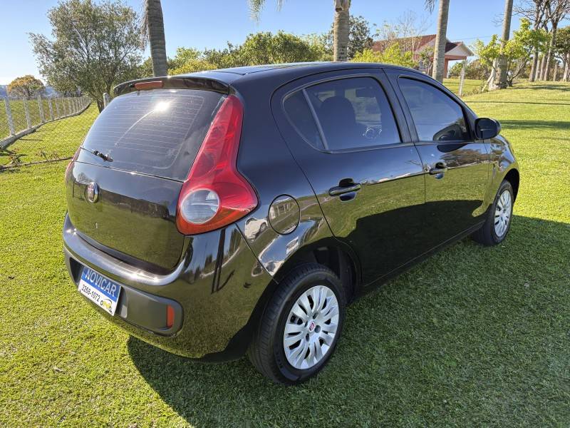 FIAT - PALIO - 2012/2013 - Preta - R$ 33.900,00