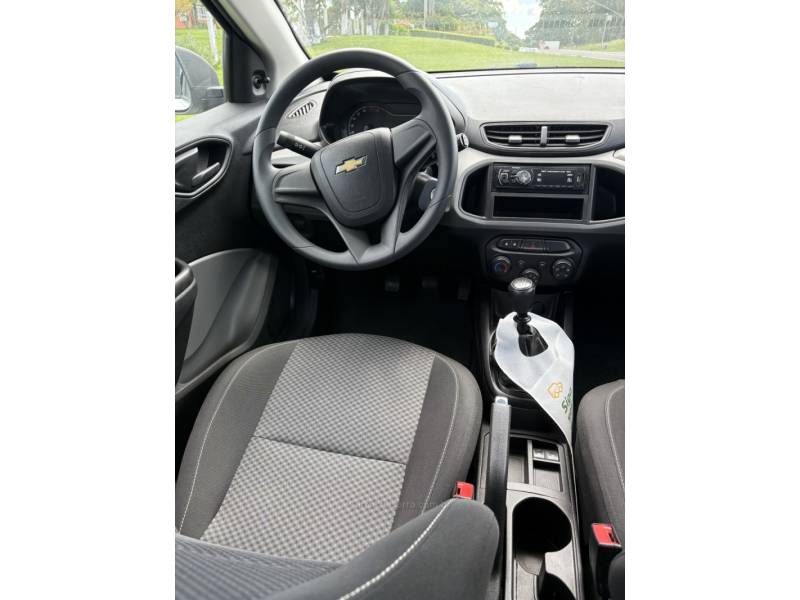 CHEVROLET - ONIX - 2019/2019 - Branca - R$ 48.000,00