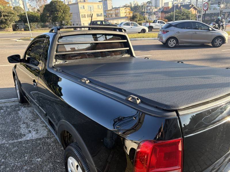 VOLKSWAGEN - SAVEIRO - 2017/2018 - Preta - R$ 60.000,00