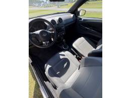 VOLKSWAGEN - SAVEIRO - 2013/2014 - Branca - R$ 60.000,00