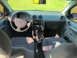 FORD - FIESTA - 2006/2007 - Prata - R$ 25.000,00