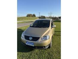 VOLKSWAGEN - FOX - 2004/2004 - Bege - R$ 23.500,00