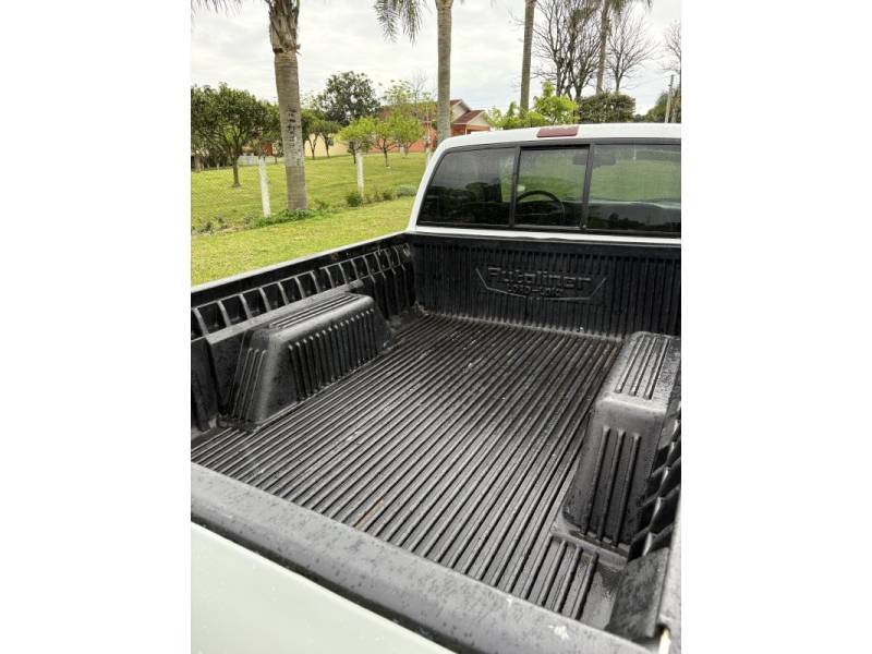 CHEVROLET - S10 - 1996/1996 - Branca - R$ 38.900,00