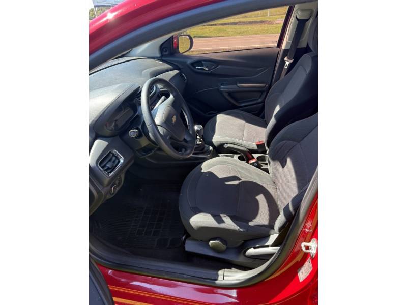 CHEVROLET - ONIX - 2015/2015 - Vermelha - R$ 49.000,00
