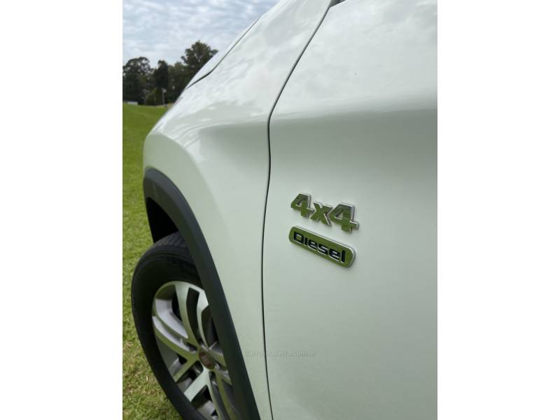 FIAT - TORO - 2017/2017 - Branca - R$ 89.000,00