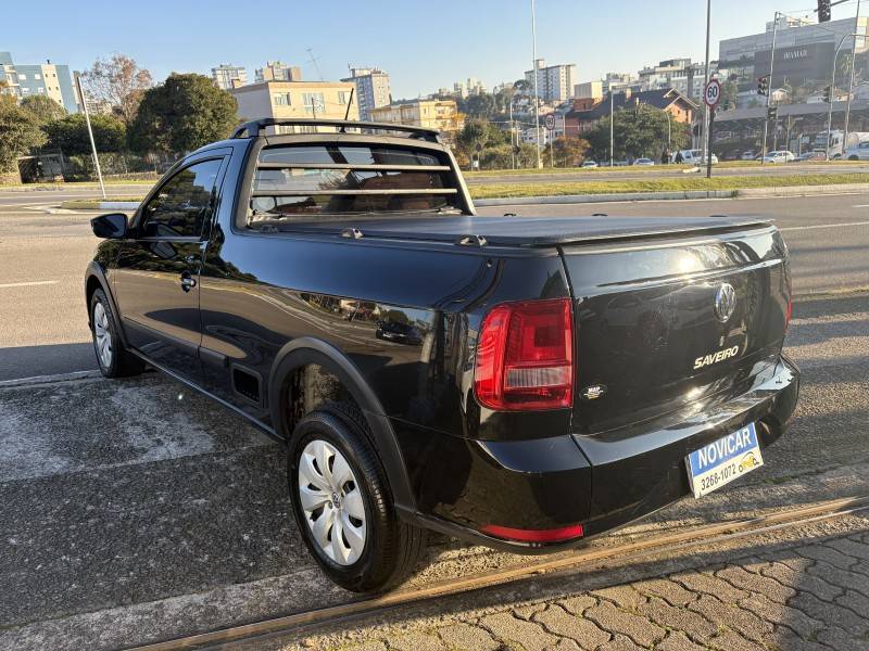 VOLKSWAGEN - SAVEIRO - 2017/2018 - Preta - R$ 60.000,00