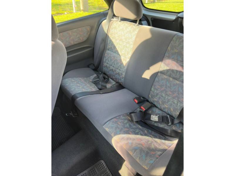 CHEVROLET - CELTA - 2003/2003 - Prata - R$ 16.900,00