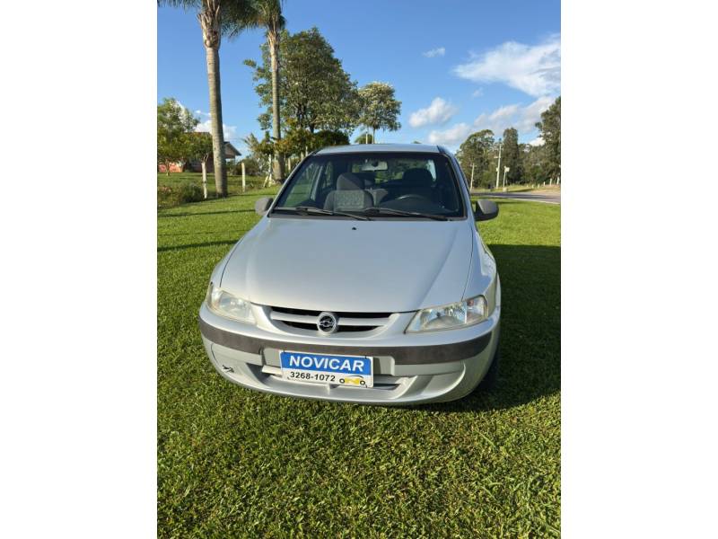 CHEVROLET - CELTA - 2003/2003 - Prata - R$ 16.900,00