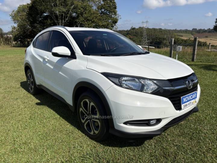 HONDA - HR-V - 2015/2016 - Branca - R$ 88.500,00