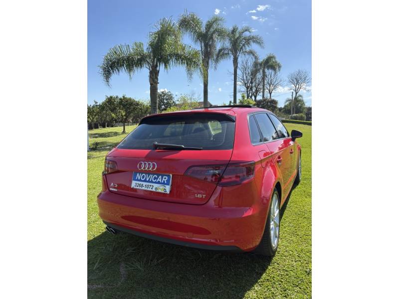 AUDI - A3 - 2014/2015 - Vermelha - R$ 89.900,00