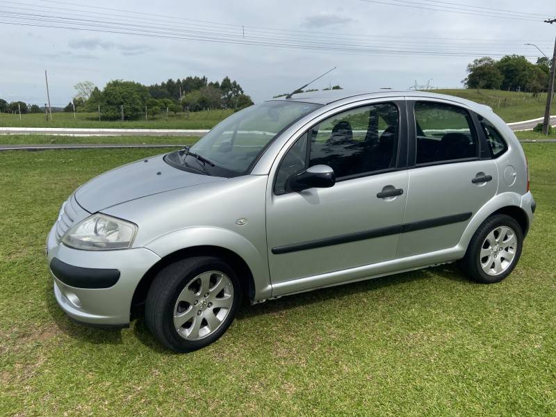 CITROËN - C3 - 2007/2008 - Prata - R$ 25.000,00