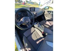 AUDI - A3 - 2013/2014 - Branca - R$ 84.000,00