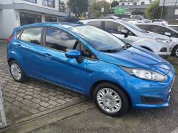 FORD - FIESTA - 2015/2016 - Azul - R$ 52.000,00