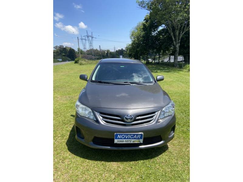 TOYOTA - COROLLA - 2013/2014 - Cinza - R$ 66.900,00