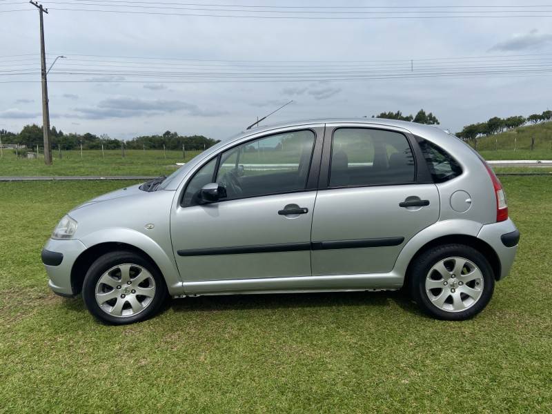 CITROËN - C3 - 2007/2008 - Prata - R$ 25.000,00