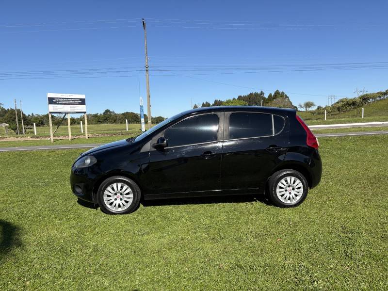FIAT - PALIO - 2012/2013 - Preta - R$ 33.900,00
