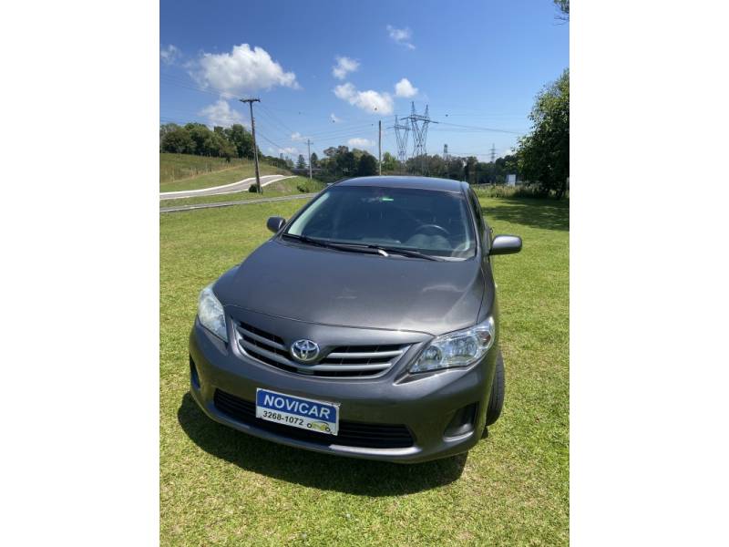 TOYOTA - COROLLA - 2013/2014 - Cinza - R$ 66.900,00