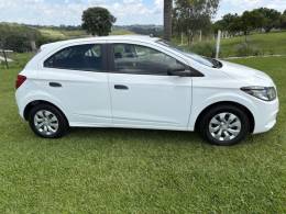 CHEVROLET - ONIX - 2019/2019 - Branca - R$ 48.000,00