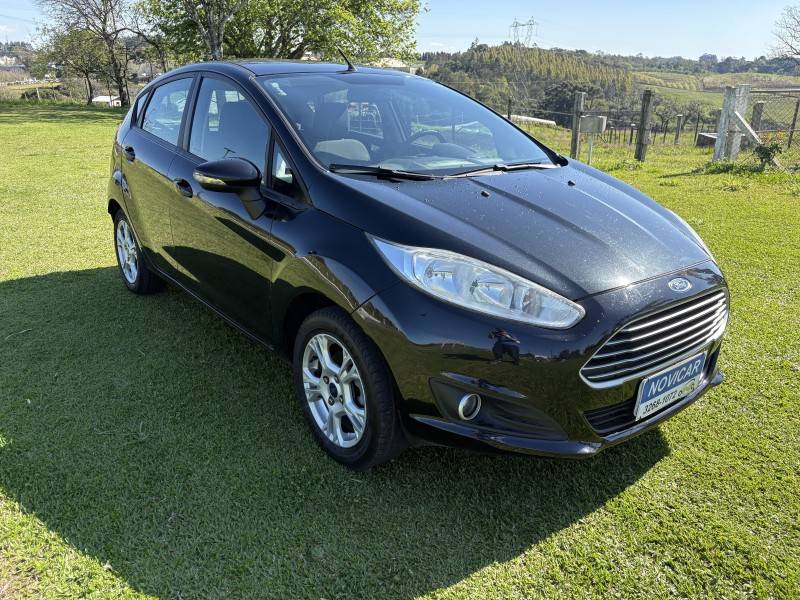 FORD - FIESTA - 2014/2014 - Preta - R$ 44.500,00
