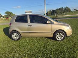 VOLKSWAGEN - FOX - 2004/2004 - Prata - R$ 16.900,00