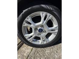 FORD - FIESTA - 2014/2014 - Preta - R$ 45.000,00