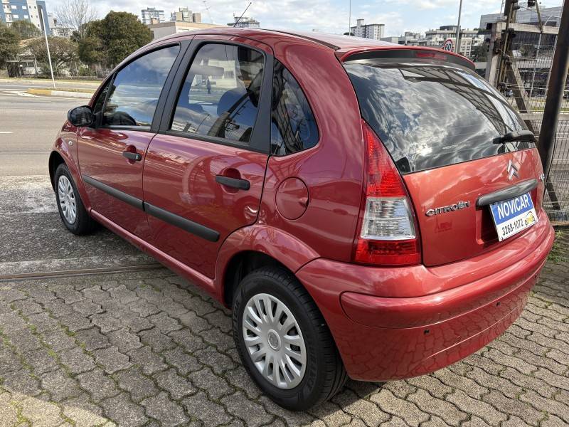 CITROËN - C3 - 2009/2010 - Vermelha - R$ 26.000,00