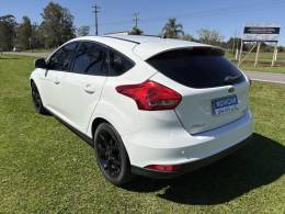 FORD - FOCUS - 2018/2019 - Branca - R$ 65.000,00