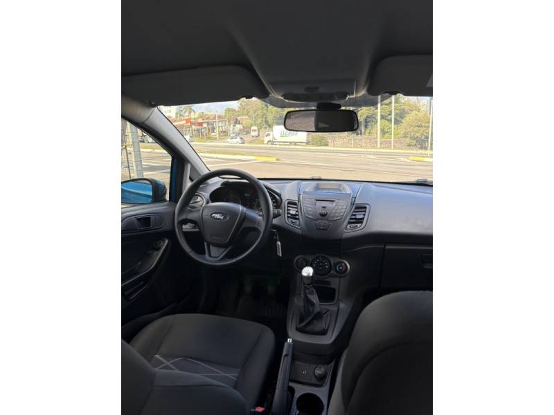 FORD - FIESTA - 2015/2016 - Azul - R$ 52.000,00