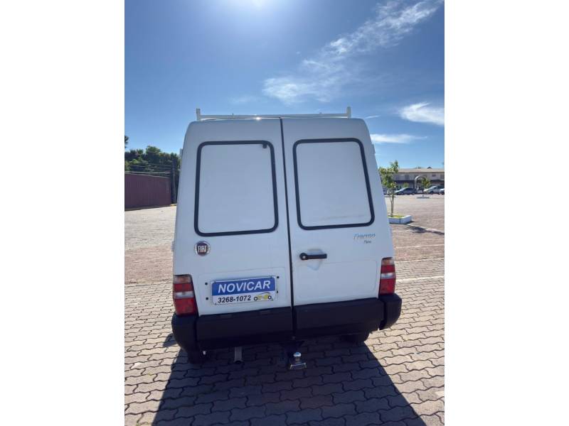 FIAT - FIORINO - 2010/2011 - Branca - R$ 39.000,00