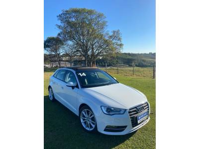 AUDI - A3 - 2013/2014 - Branca - R$ 85.000,00