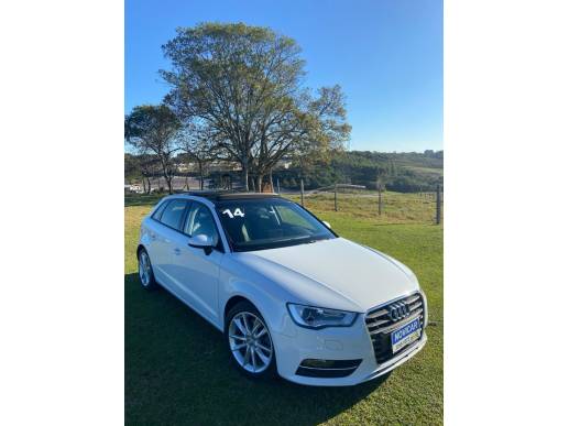AUDI - A3 - 2013/2014 - Branca - R$ 85.000,00