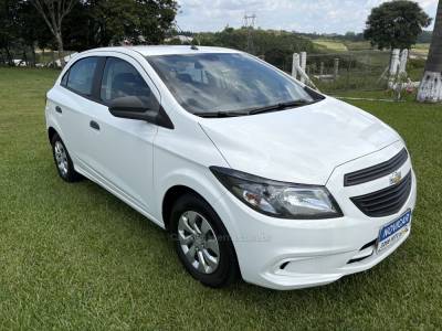 CHEVROLET - ONIX - 2019/2019 - Branca - R$ 48.000,00