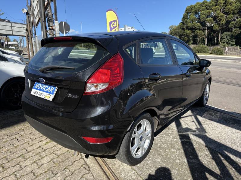 FORD - FIESTA - 2014/2014 - Preta - R$ 45.000,00