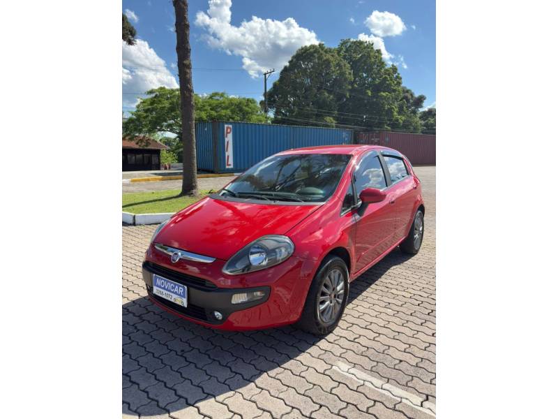 FIAT - PUNTO - 2014/2014 - Vermelha - R$ 42.000,00