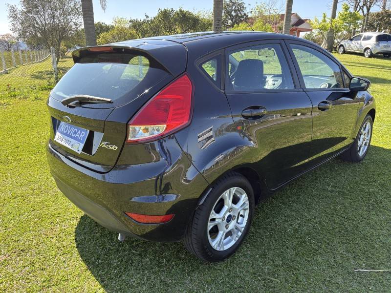 FORD - FIESTA - 2014/2014 - Preta - R$ 44.500,00