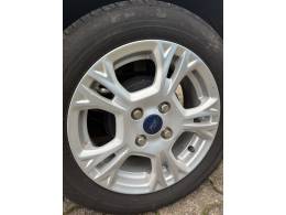 FORD - FIESTA - 2014/2015 - Branca - R$ 49.000,00