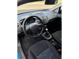 FORD - FIESTA - 2015/2016 - Azul - R$ 52.000,00