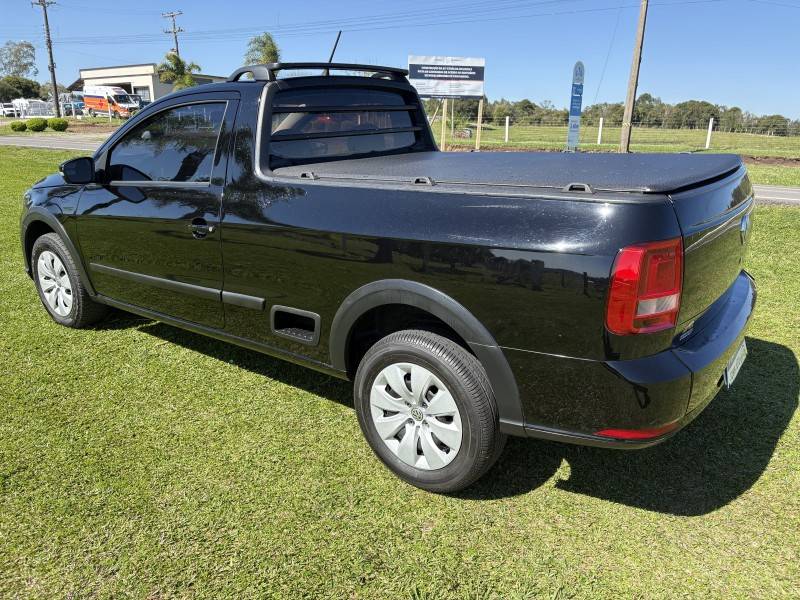 VOLKSWAGEN - SAVEIRO - 2017/2018 - Preta - R$ 59.900,00