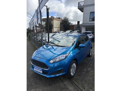 FORD - FIESTA - 2015/2016 - Azul - R$ 52.000,00