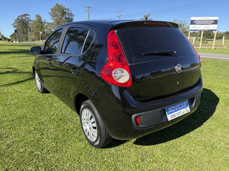 FIAT - PALIO - 2012/2013 - Preta - R$ 33.900,00