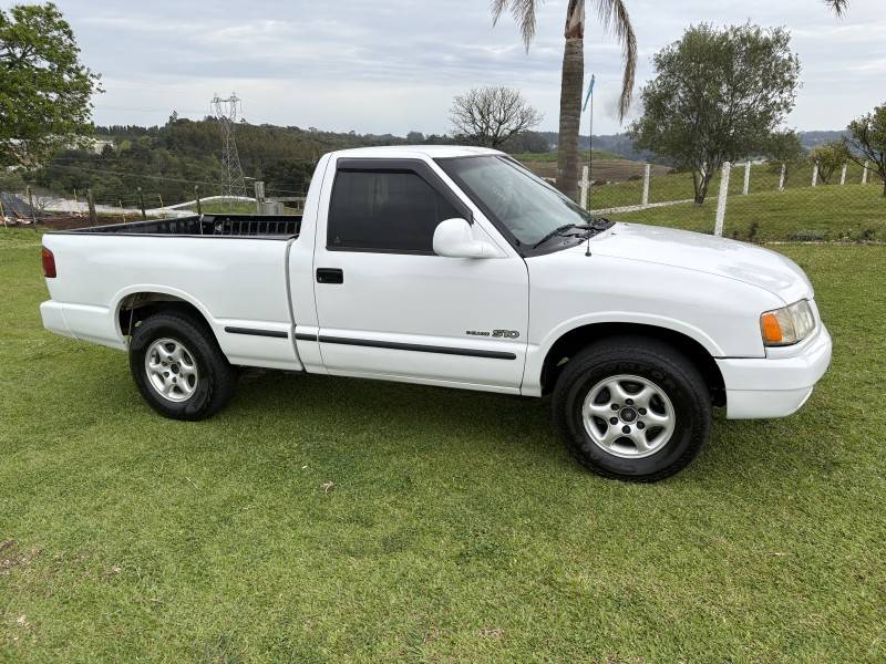 CHEVROLET - S10 - 1996/1996 - Branca - R$ 38.900,00