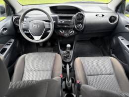 TOYOTA - ETIOS - 2019/2020 - Prata - R$ 58.900,00