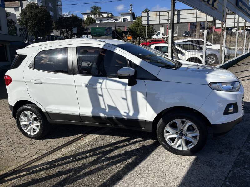 FORD - ECOSPORT - 2016/2017 - Branca - R$ 62.000,00
